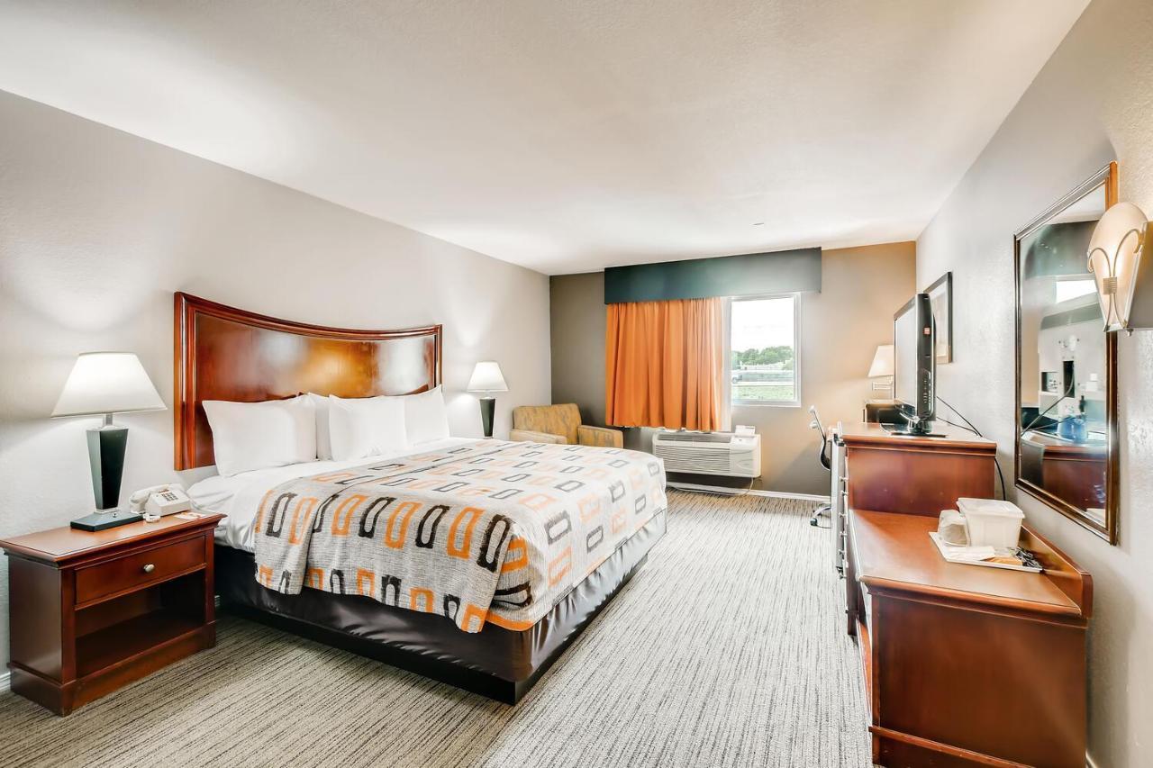 Hotel Orangewood And Midtown 2*