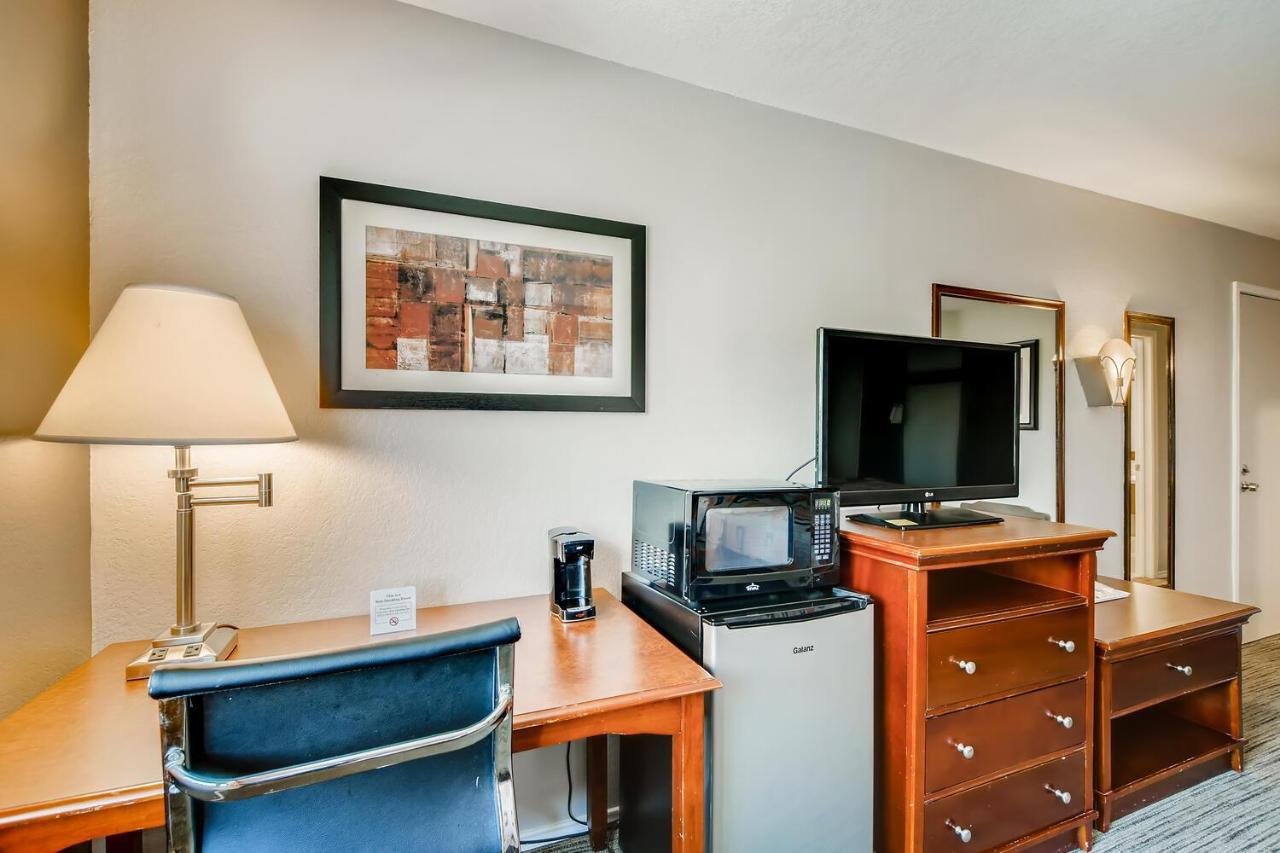 Hotel Orangewood And Midtown 2*