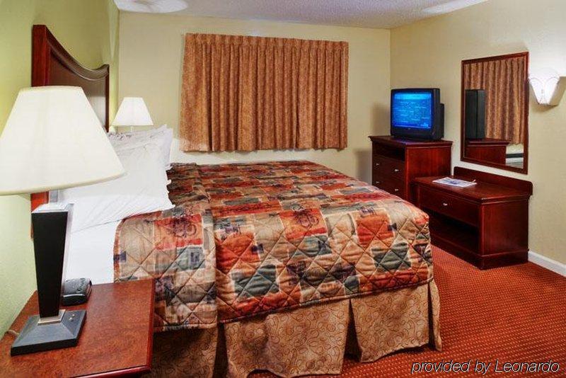 Hotel Orangewood And Midtown 2*