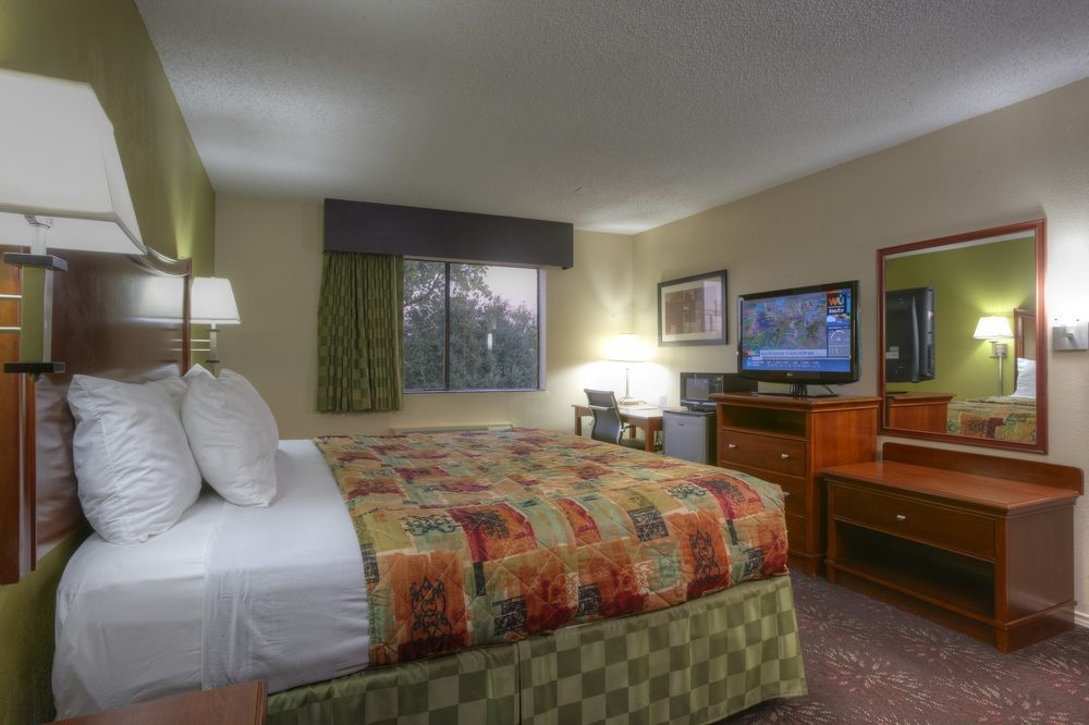 Orangewood And Midtown 2* Austin